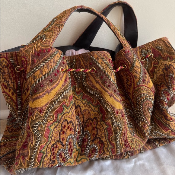 NATORI Vibrant Yellow and Red Bag with Spacious Design - Picture 4 of 11